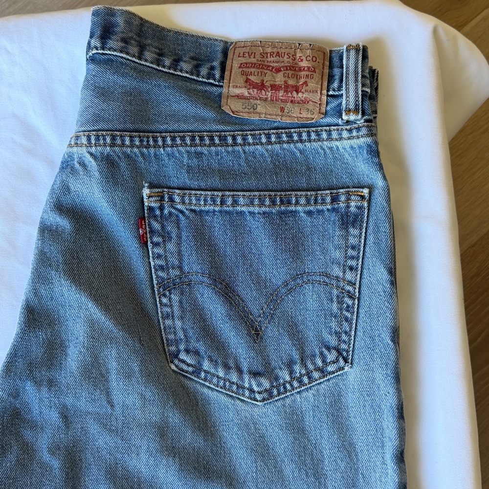 Levi's Classic Blue Denim Shorts - Picture 2 of 4